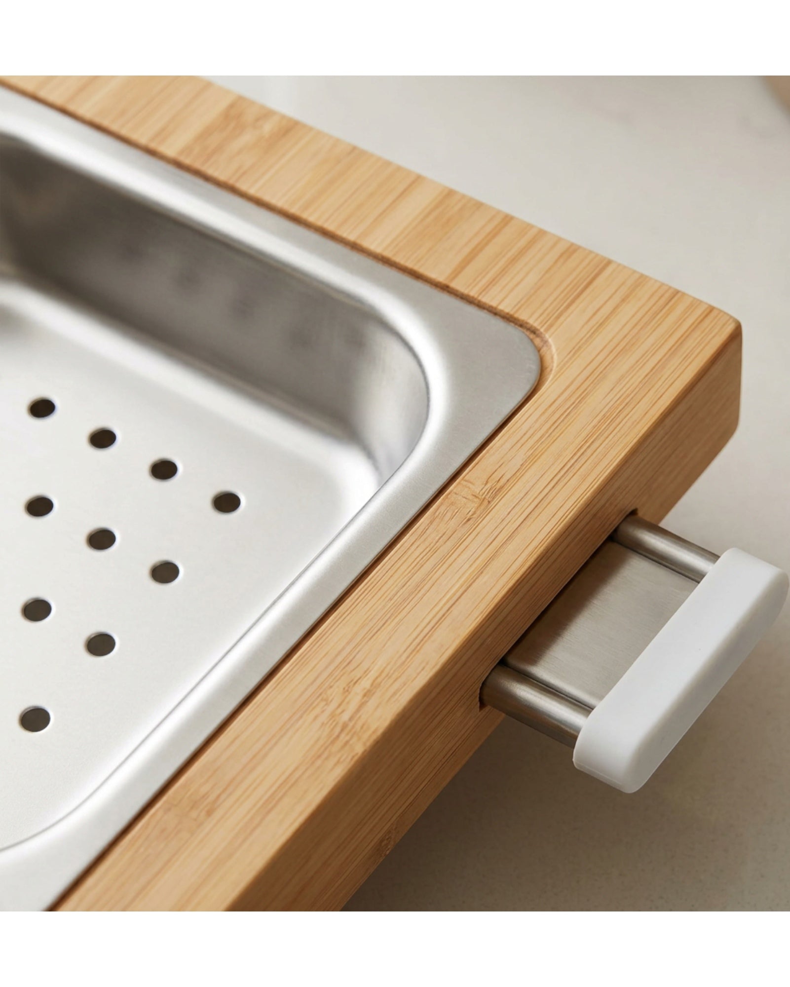 Rawer Bamboo Over-Sink Cutting Board with Steel Colander 52 cm - Detail view